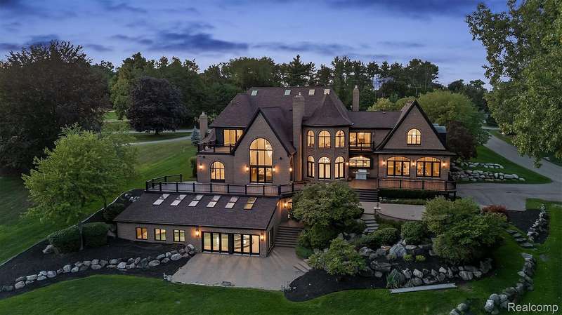 Lakefront Estate with Indoor Pool on Upper Straits
