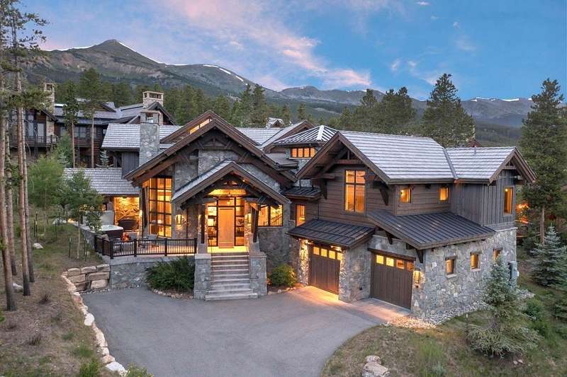 Ski-In Sanctuary on Timber Trail's Private Slopes