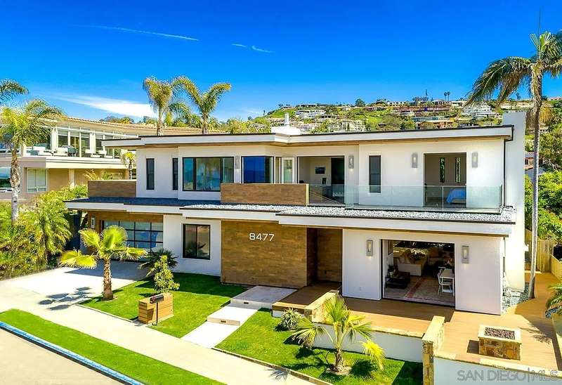 Contemporary Coastal Sanctuary Steps from La Jolla Shores