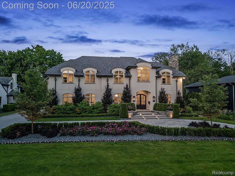 Resort-Style Estate on Private Nature Preserve Grounds