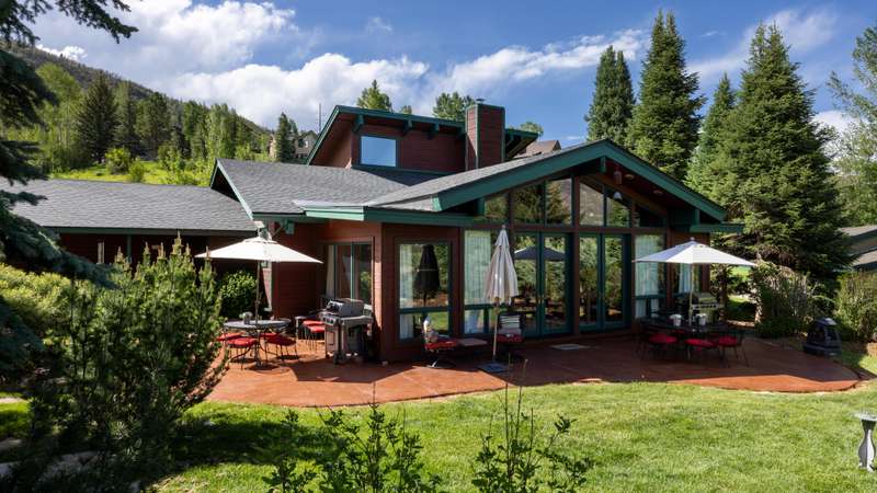 Timeless Ski-Town Character Meets Year-Round Mountain Living
