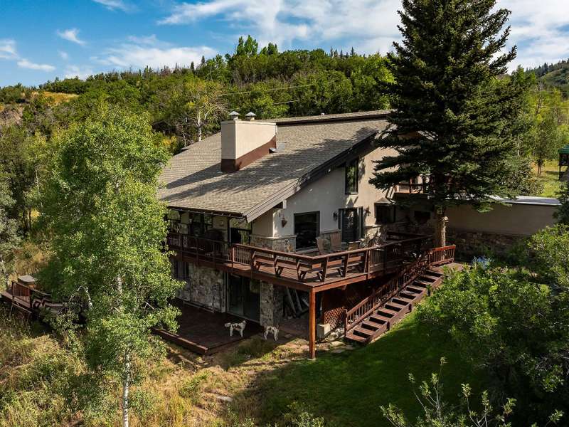 Idyllic Mountain Chalet in Coveted Strawberry Park